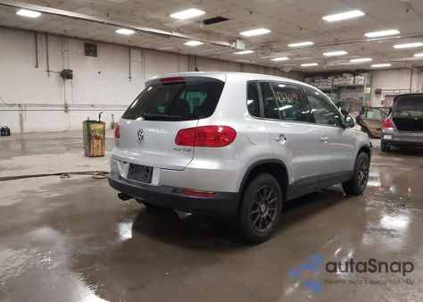 2012 Volkswagen Tiguan Le z USA, uszkodzony, nr VIN WVGAV7AX4CW578576